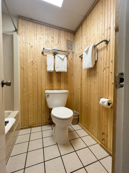 Two Double Beds Photo 9